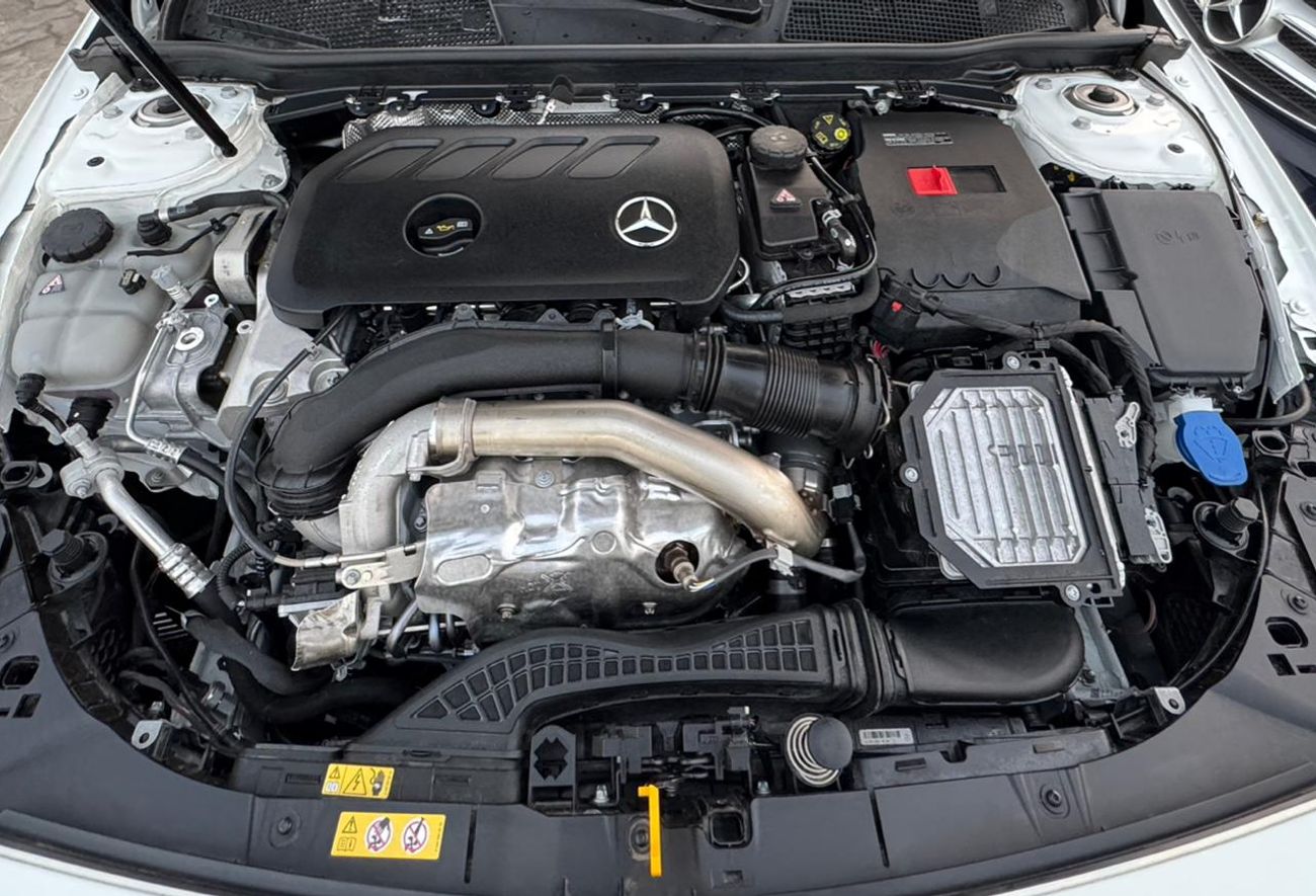 مرسيدس بنز CLA 250 Premium + 2.0L