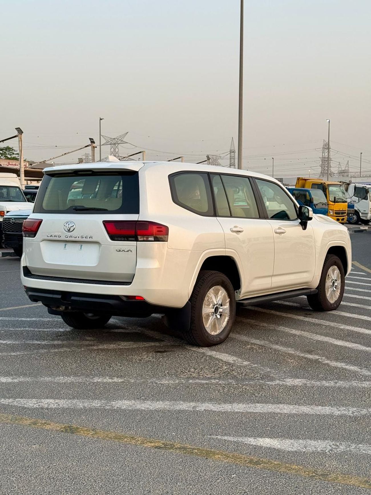 تويوتا لاند كروزر Toyota Land Cruiser GXR 4.0L Standard 2026