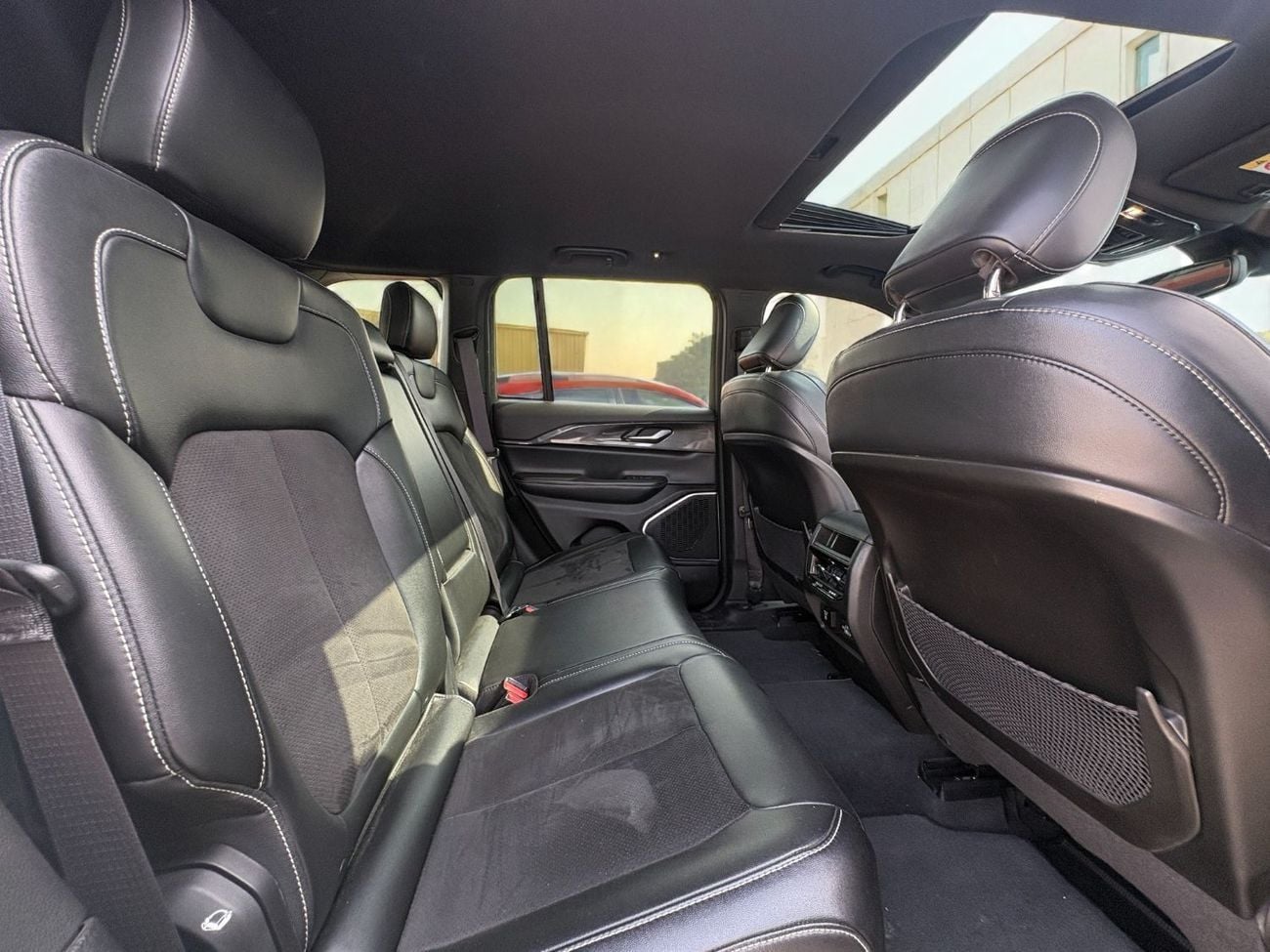 Jeep Grand Cherokee Altitude 3.6L 2022 | GCC SPECS | AED 2,580 PER MONTH | Agency Warranty & Valid Service Contract.