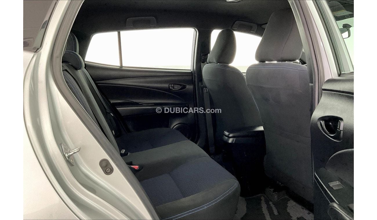 Toyota Yaris SE / E