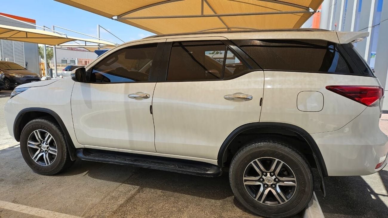 Toyota Fortuner GX2 2.7L 4WD