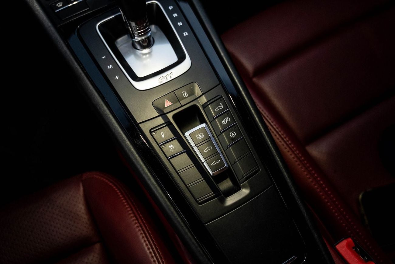 بورش 911 Carrera 3.0L (444 HP) Coupe