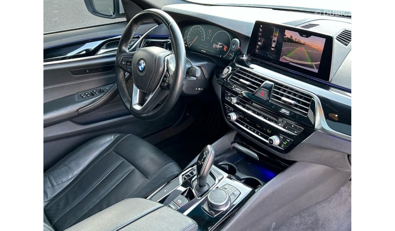 بي أم دبليو 520i اكزكيتيف