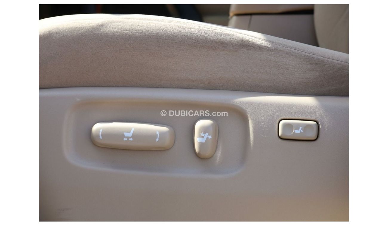 Toyota Land Cruiser 2012 | GXR V8 WITH GCC SPECS AND EXCELLENT CONDITION