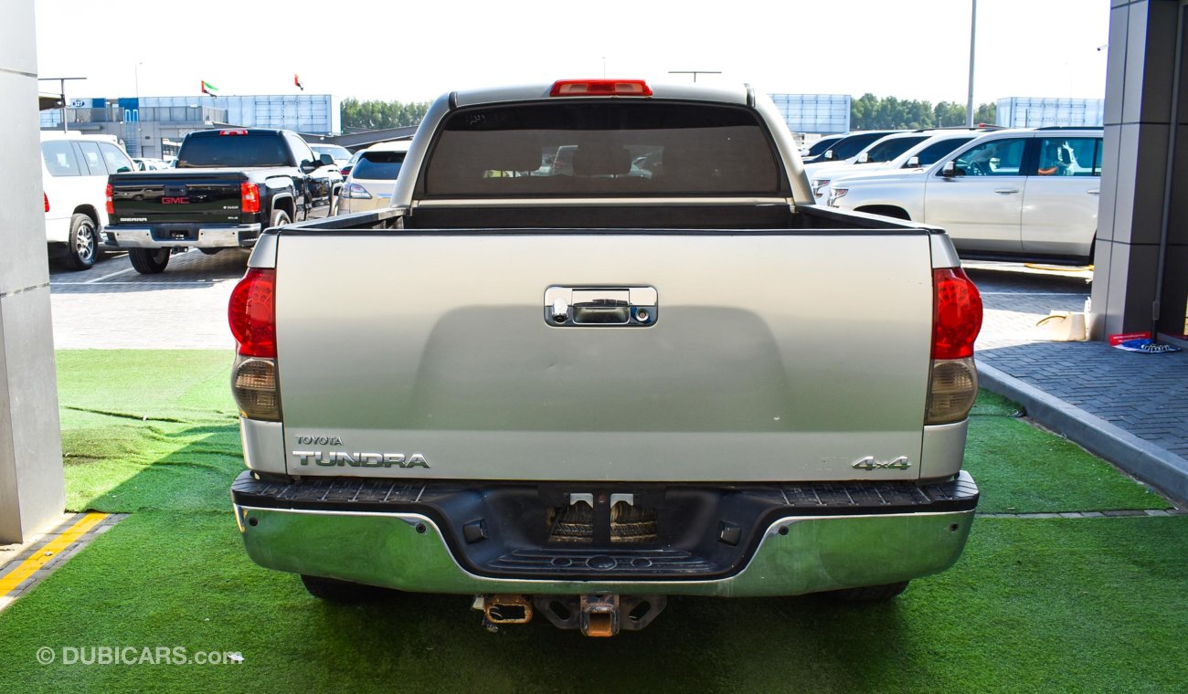 Toyota Tundra SR5 5.7L V8