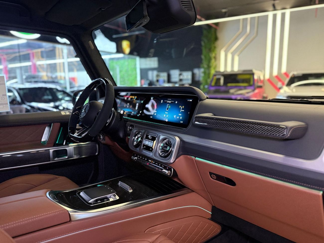 مرسيدس بنز G 63 AMG G63 AMG 2025 DOUBLE NIGHT-FULL CARBON INTERIOR + EXTERIOR - AMG Performance-5 YEARS WARRANTY