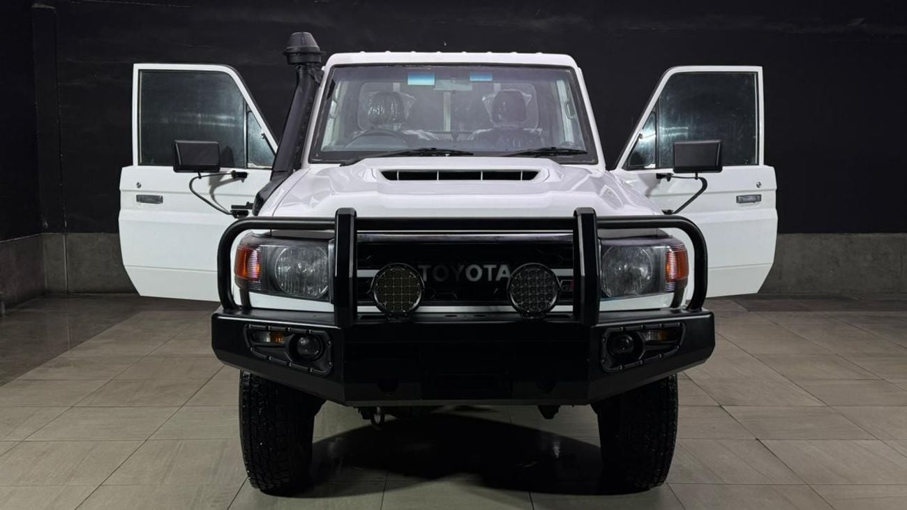 Toyota Land Cruiser Pick Up LAND CRUISER PICKUP ,MODEL YEAR 2020 ,DIESEL 4.5 LITER ,RIGHT HAND DRIVE