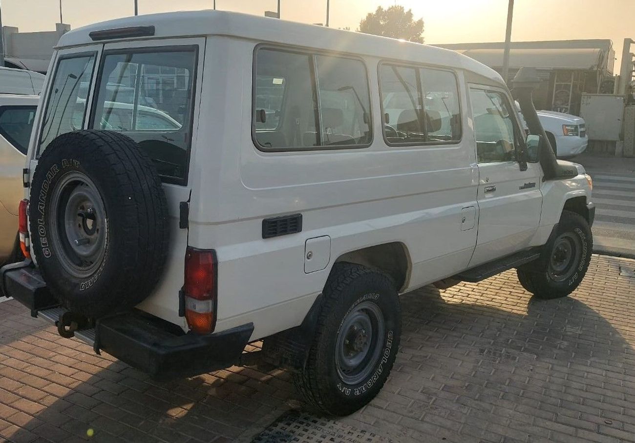 Toyota Land Cruiser 70 HARDTOP 4.2L DIESEL MANUAL TRANSMISSION