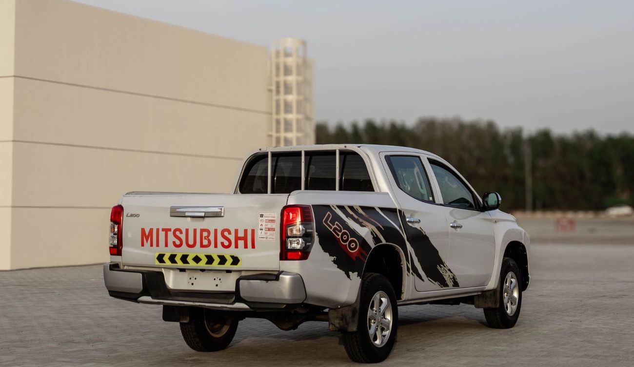 Mitsubishi L200 Mitsubishi L200 2.4 L 2019 GCC four wheel accident free in excellent condition 961 P.M