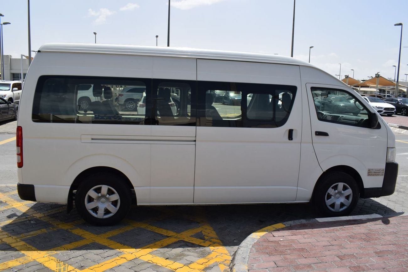 Toyota Hiace Commuter GLX High Roof 2.7L M/T