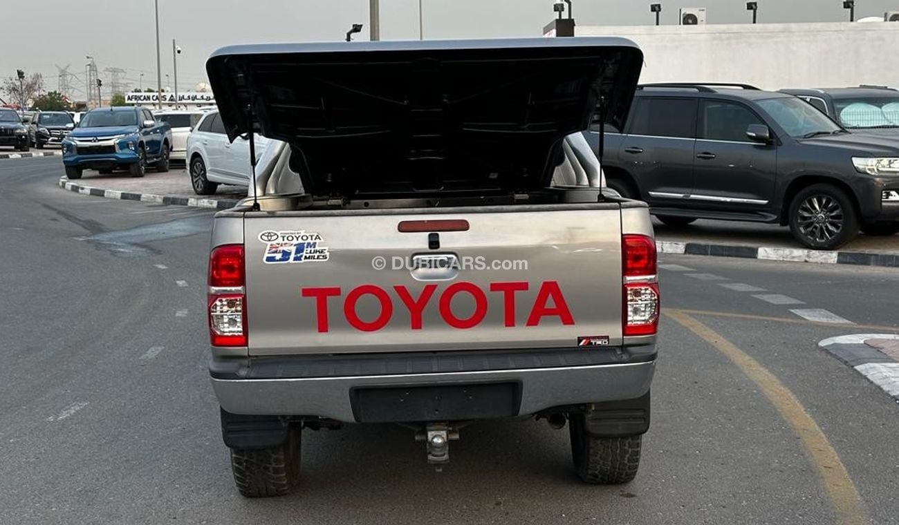 Toyota Hilux SR