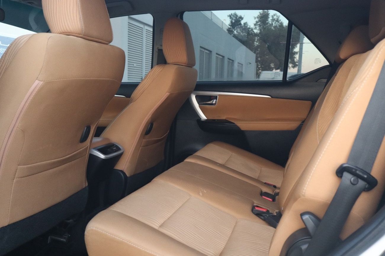 تويوتا فورتونر GXR 4.0L (278 HP)