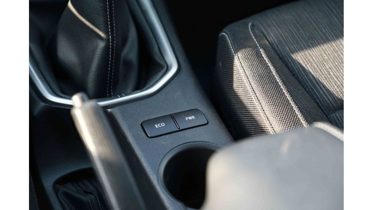 تويوتا هيلوكس تويوتا هيلوكس 2024 ذات الكابينة المزدوجة 2.7 HI - أبيض بلاتيني لؤلؤي من الداخل أسود | للتصدير فقط