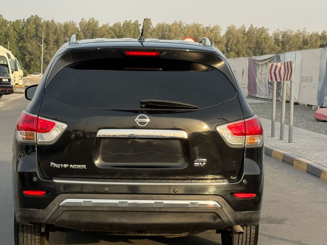 Nissan Pathfinder SV 3.5L (271 HP) In excellent condition and requires no expenses