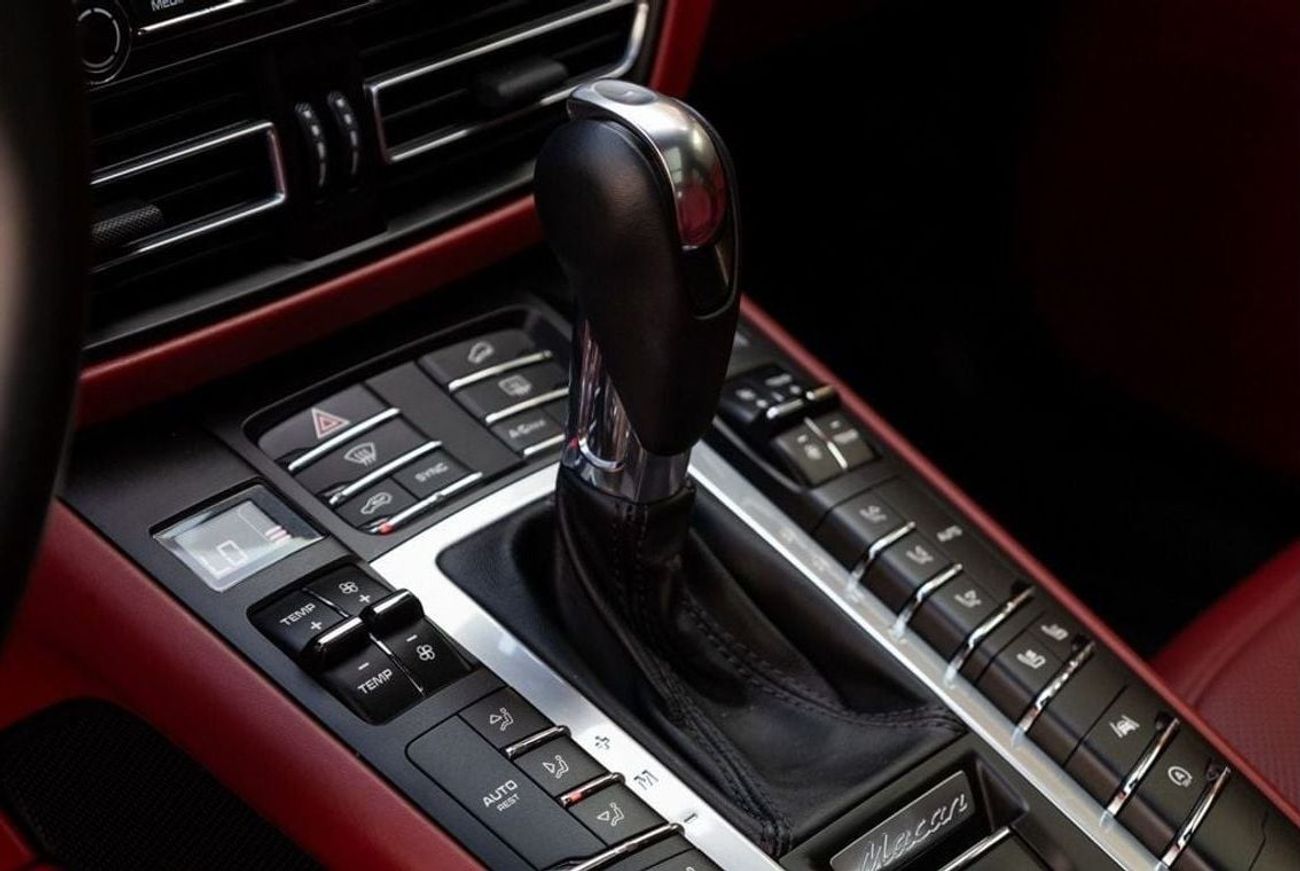 Porsche Macan Std 2.0L (252 HP) Porsche Macan 2021 GCC under Warranty with Flexible Down-Payment.