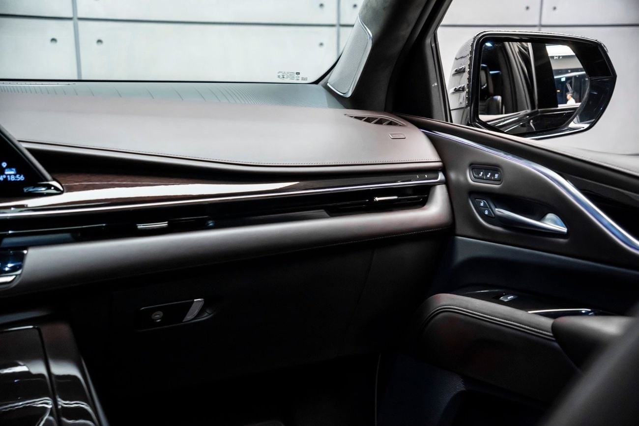 Cadillac Escalade Sport Platinum 6.2L 4WD