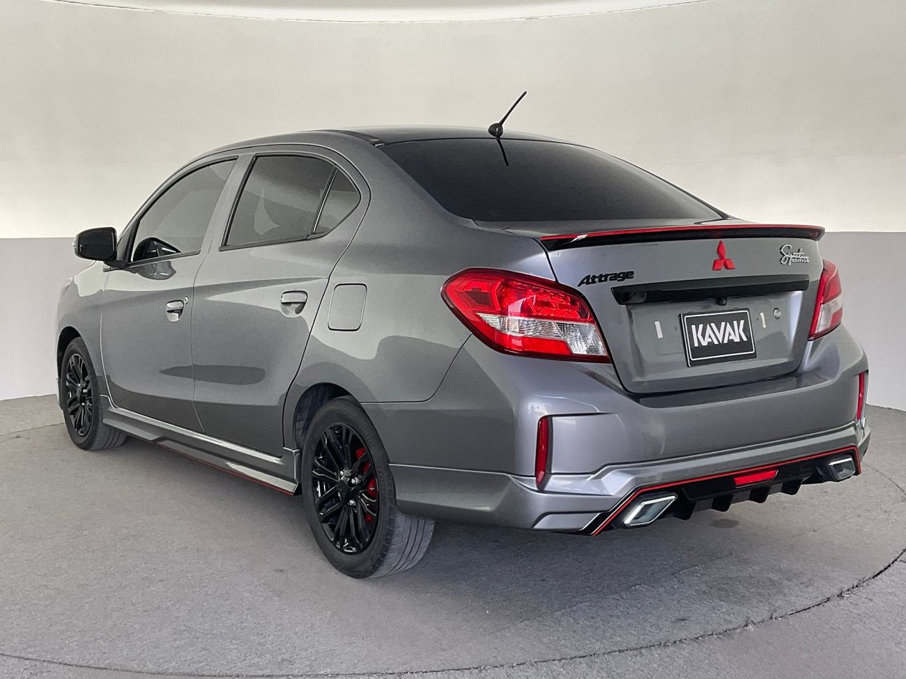 ميتسوبيشي اتراج Signature Edition | شامل الضمان | 0 ﺪﻔﻋﺓ ﺃﻮﻟﻯ