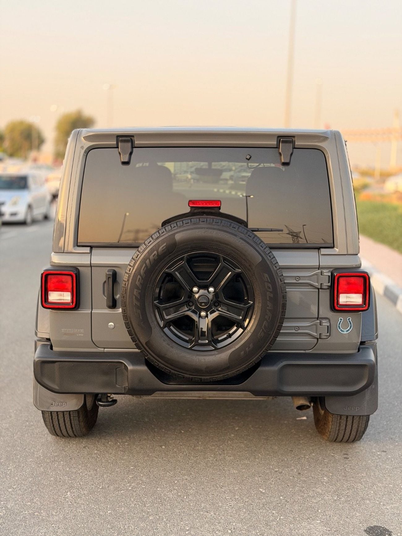 Jeep Wrangler Unlimited SPORT full option automatic Roof