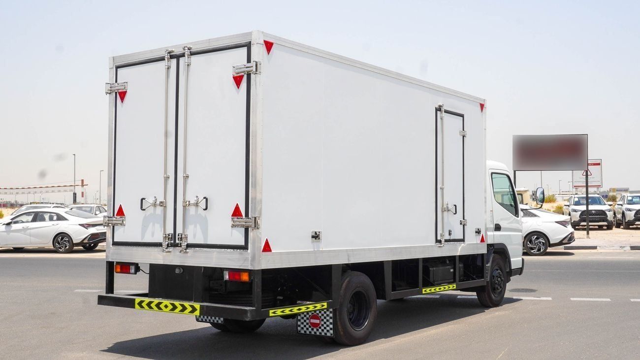 ميتسوبيشي كانتر فان Brand New Mitsubishi Canter DryBox 2025 Export 4.2L 2WD|Diesel|White/Black|CANTERCHASSIS-100-25|