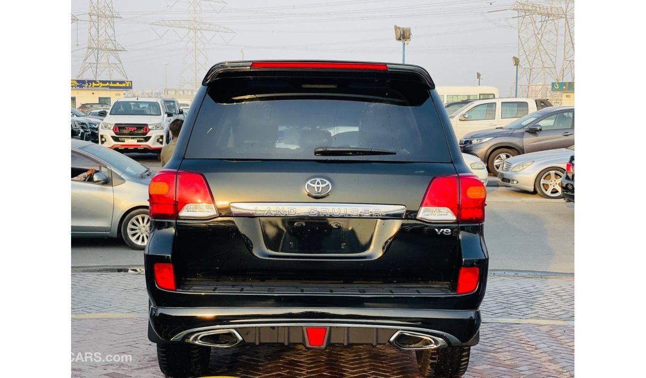 تويوتا لاند كروزر Toyota Landcruiser Petrol engine model 2015 from Japan only 31777 km use car very clean and good con