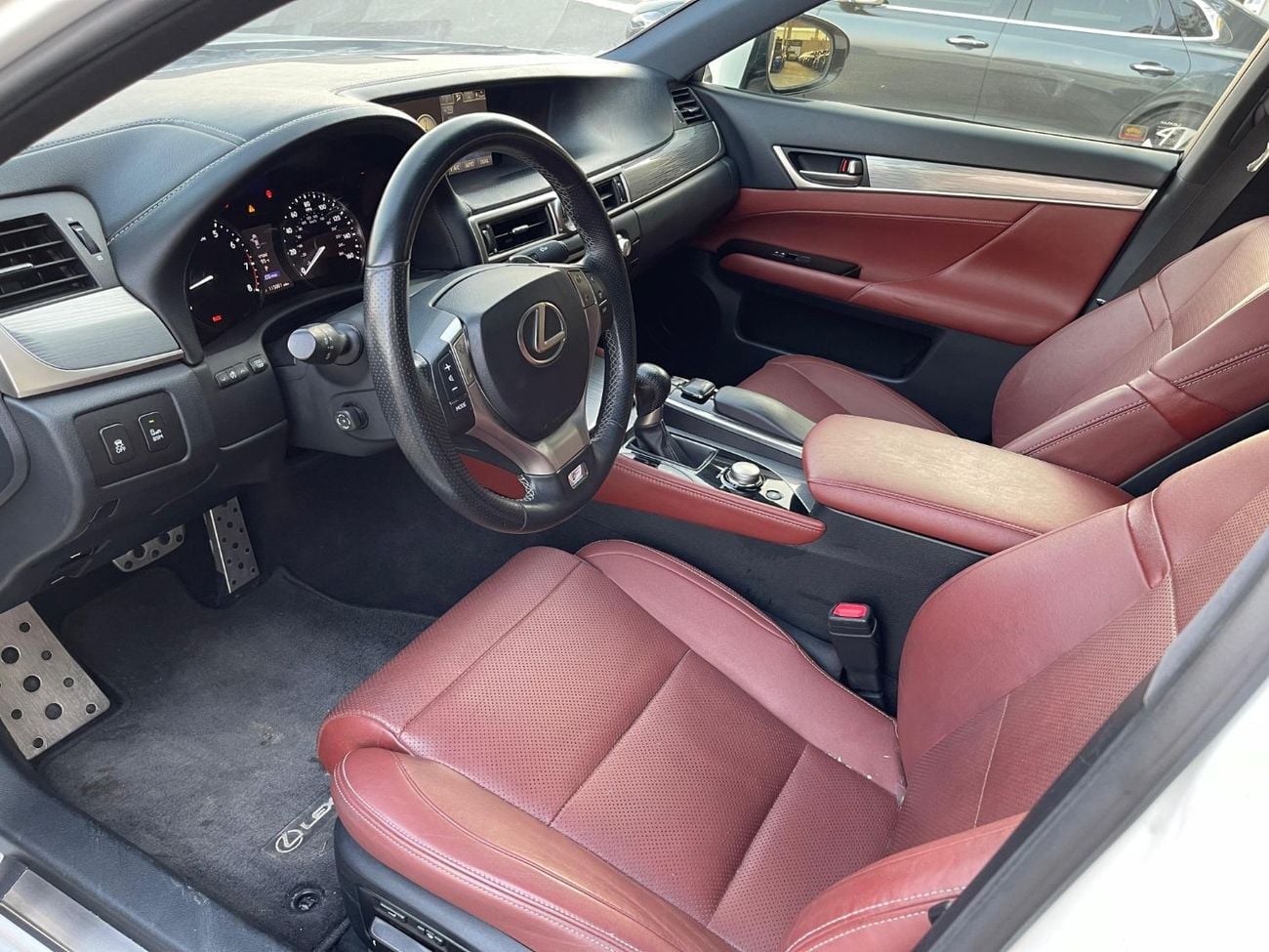 لكزس GS 350 بلاتينوم F-SPORT / 8 سرعات / دفع خلفي / مواصفات كاملة