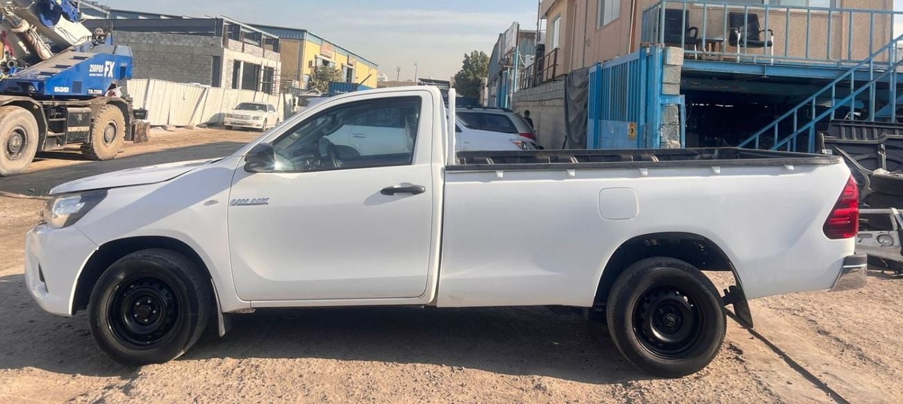 تويوتا هيلوكس RIGHT HAND VEHICLE ONLY FOR EXPORT SINGLE CAB HILUX 2.7 LITER PETROL 2WD