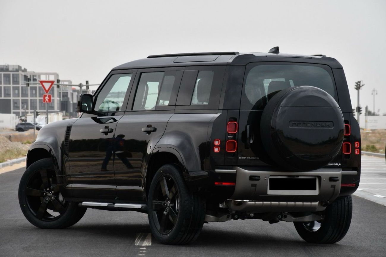 Land Rover Defender P400 90 HSE 3.0L (6 Seater) Land Rover Defender X dynamic HSE P400 V6 110  GCC 5 years warranty