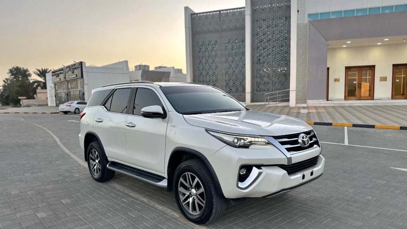 تويوتا فورتونر GXR 4.0L (278 HP)