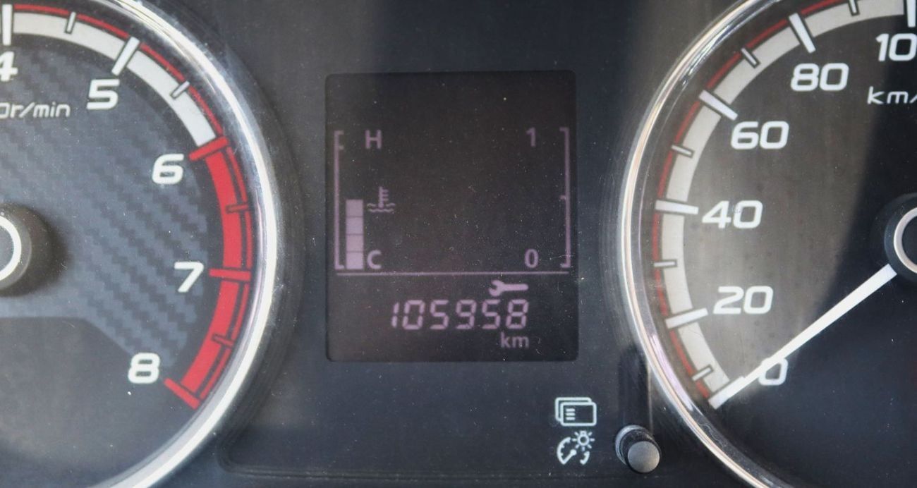 Mitsubishi L200 GL 2.5L Double Cab Utility 4WD Mitsubishi L200 - 2020 - GCC- Accident-free - 2.5L- 4X4 - in excellen