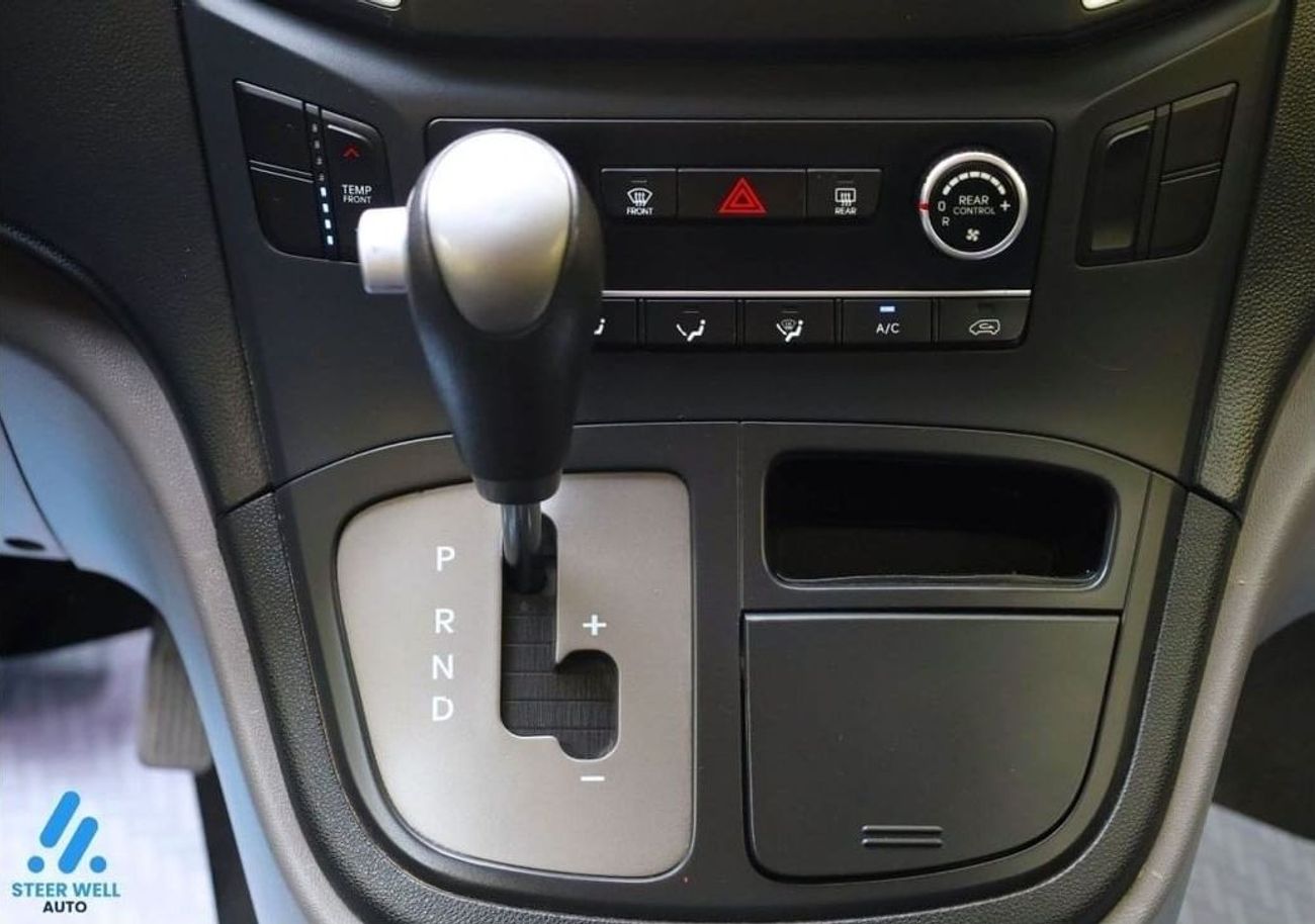 هيونداي H-1 Std GL 2.5L RWD - Petrol Automatic - 9 Seater Passenger Van - Like New Condition - GCC
