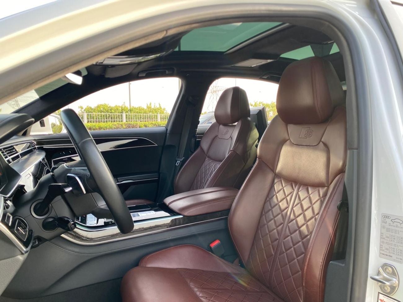 Audi A8 L 60 TFSI