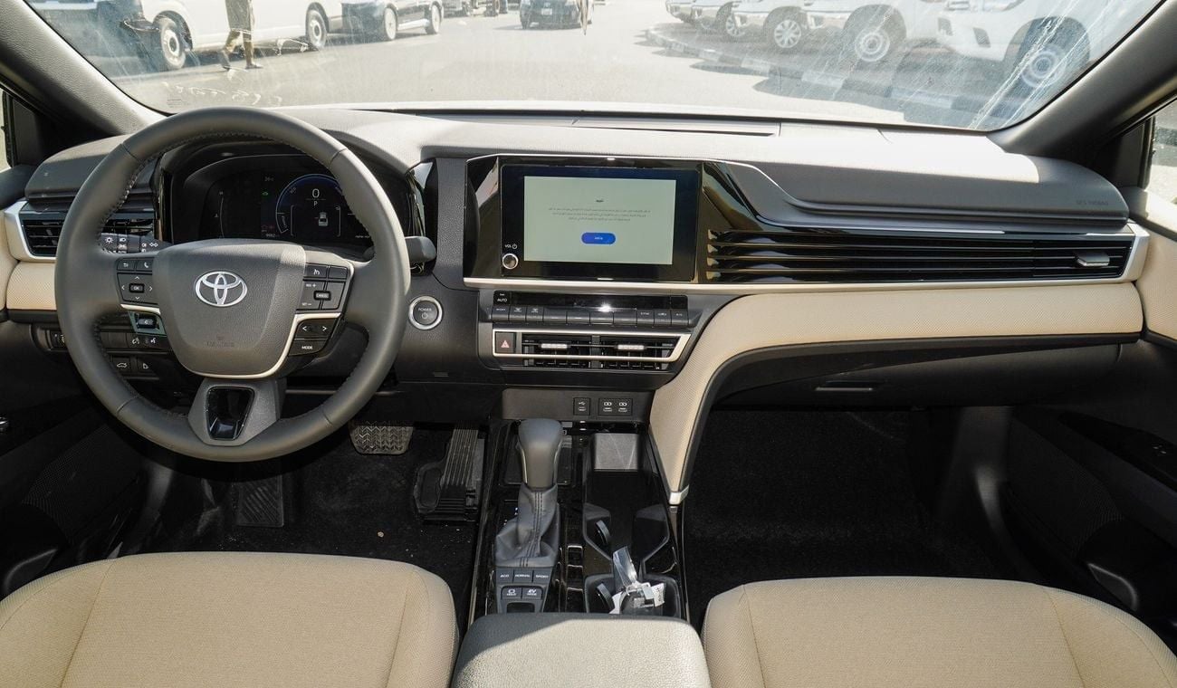 Toyota Camry LE  HEV 2.5L Hybrid