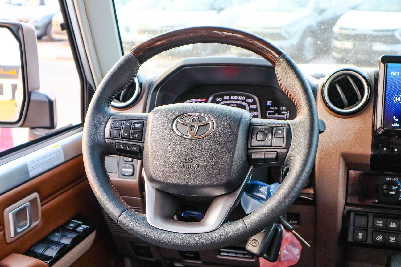 Toyota Land Cruiser 70 DLX 4.0L Toyota Land Cruiser 70 Series (GRJ76) 5-Door Hardtop - Full Option Spec List