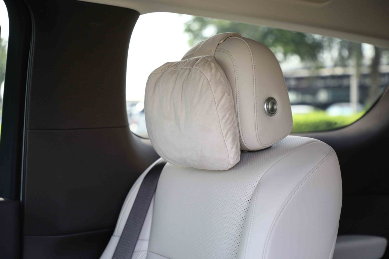 Li Auto Mega 2024 Lixiang Mega Ultra Version - Silver inside White | Export Only