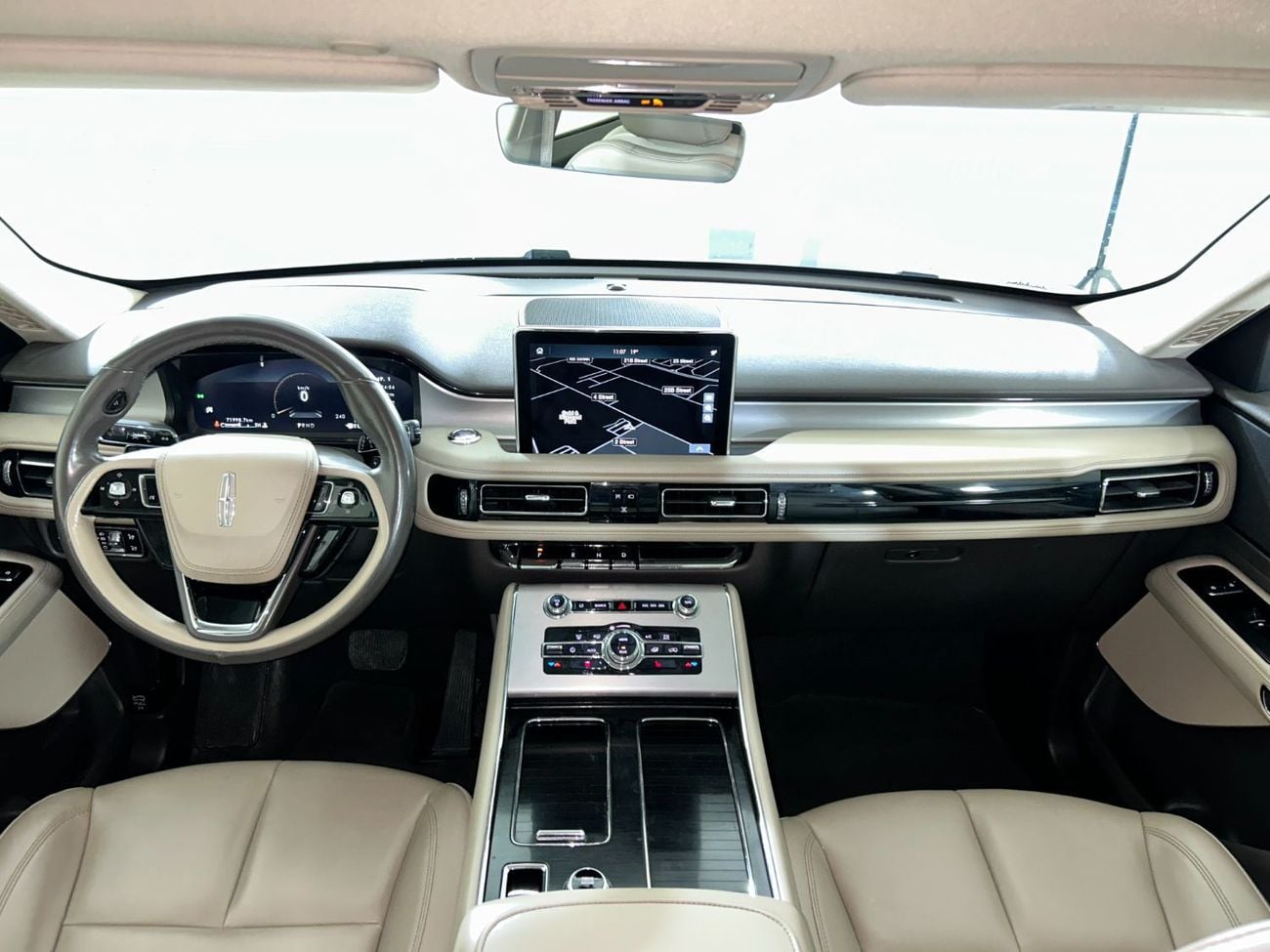 لينكولن أفياتور Std 3.0L AVI121 / FREE Insurance + Registration / AL TAYER MOTORS / AL QOUZ SHOWROOM