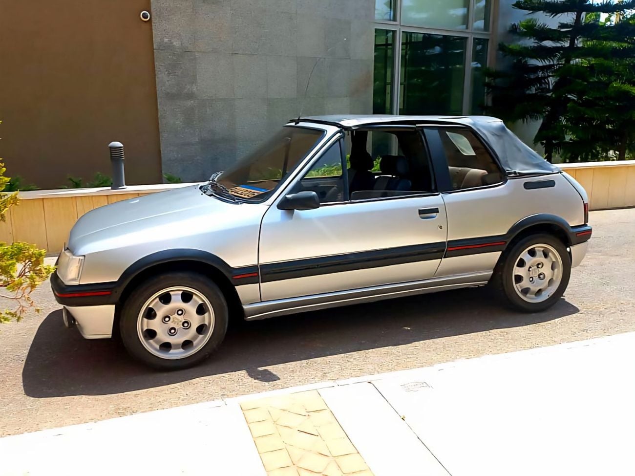 Peugeot 205