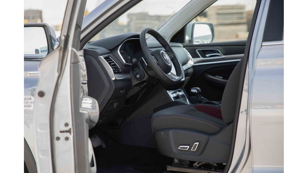 MG RX8 2023 MG RX8 4X4 2.0 STANDARD - Silver inside Black