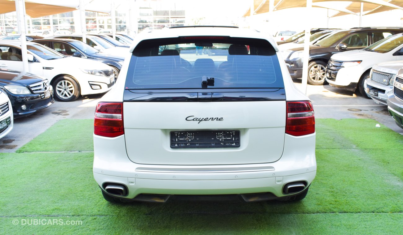 Porsche Cayenne 2010 Gulf white color inside saffron number one leather hatch sensors, alloy wheels, cruise control