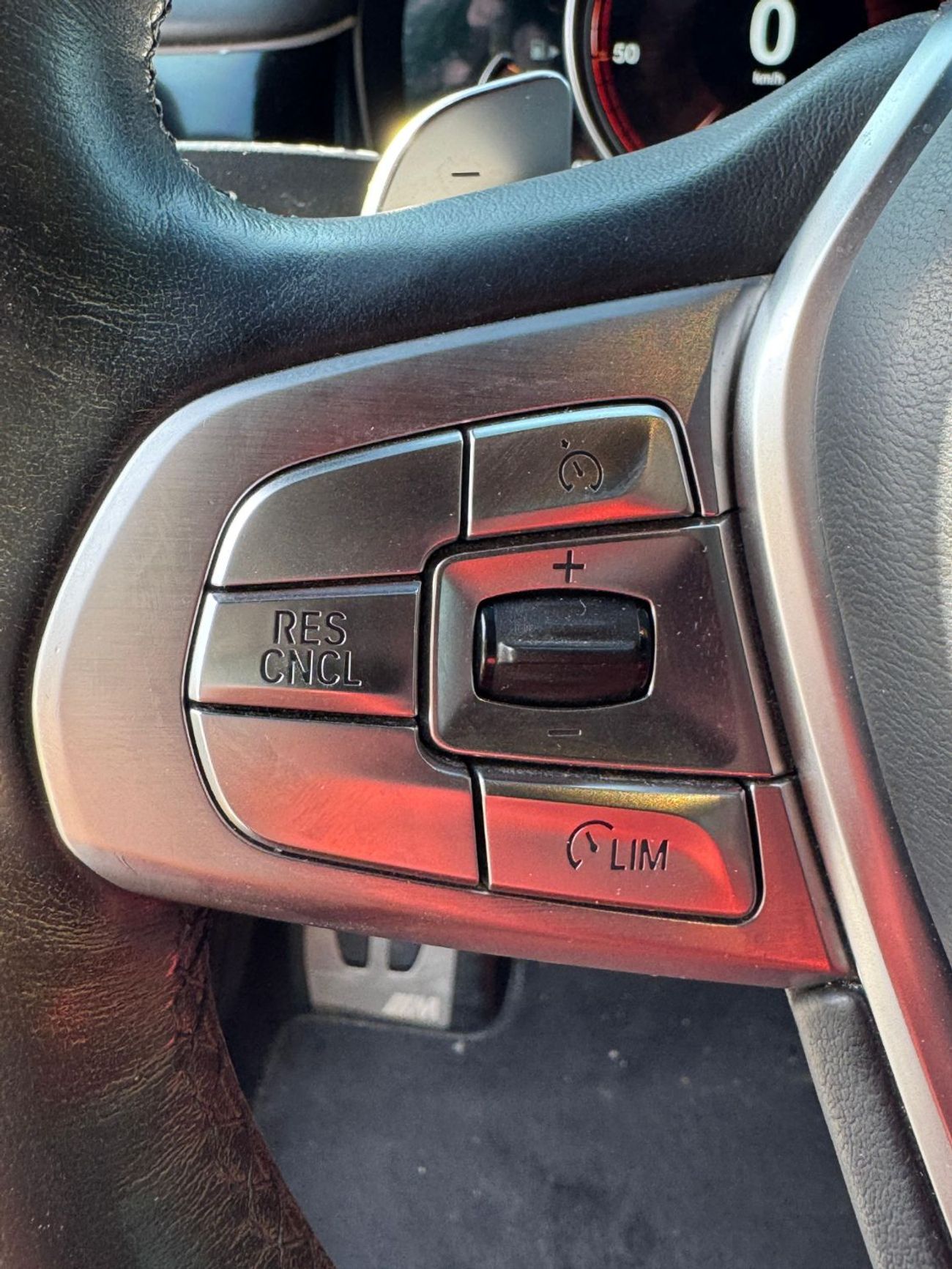 بي أم دبليو 750Li Luxury 4.4L (443 HP)