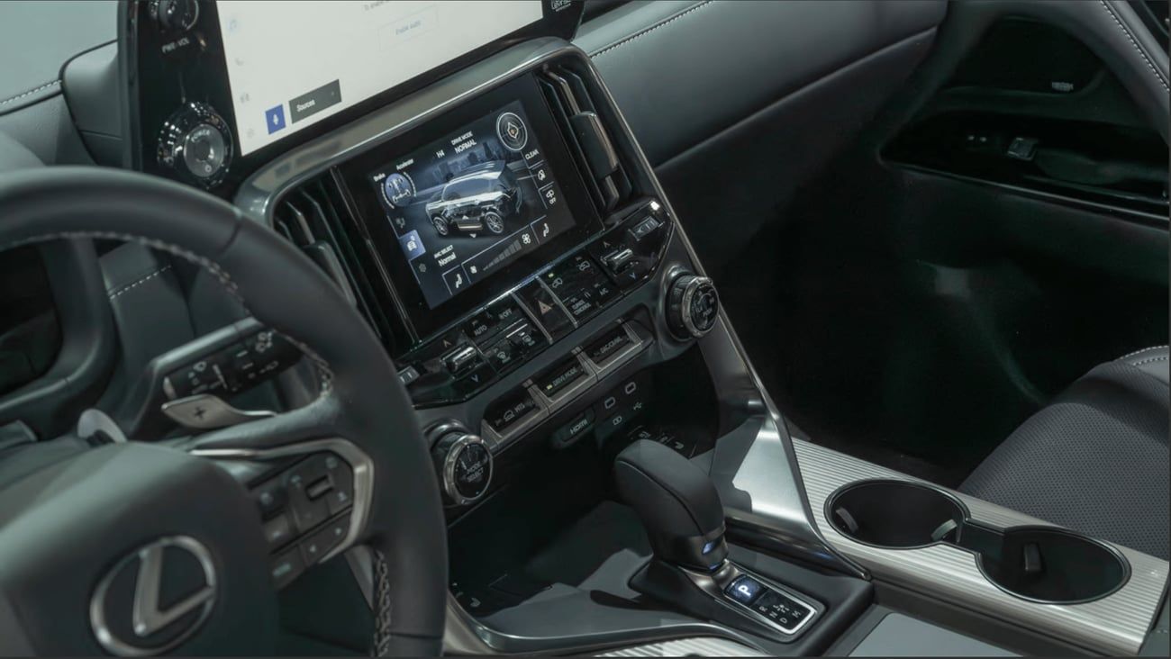 Lexus LX700h F SPORT F-SPORT 26/26 SILVER with BLACK INTERIOR