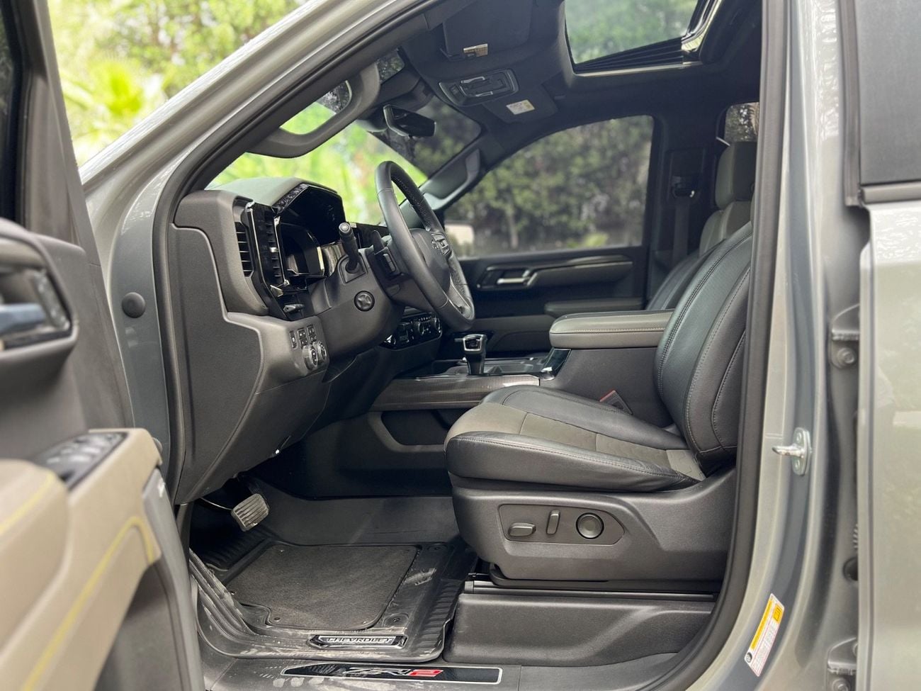 شيفروليه سيلفارادو 2023 Chevrolet Silverado ZR2 | 6.2L V8 | GCC Specs | Accident-Free