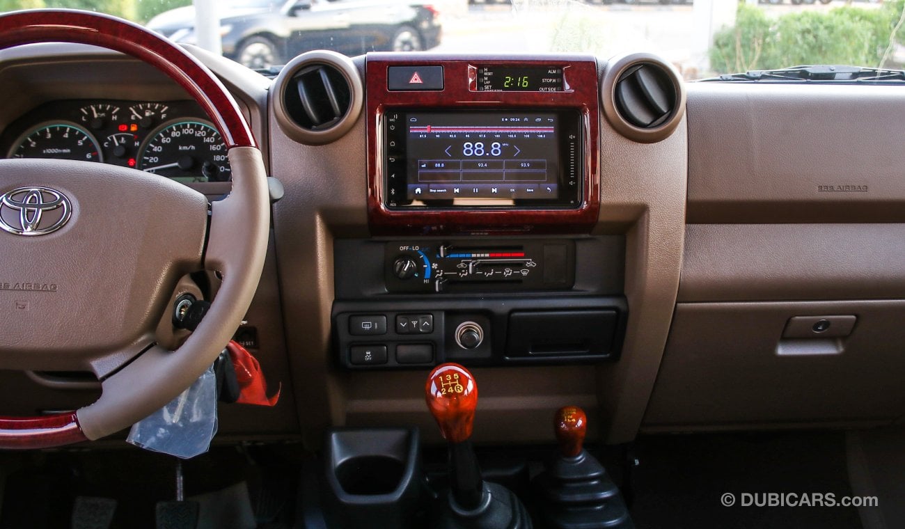 Toyota Land Cruiser Hard Top LX V6