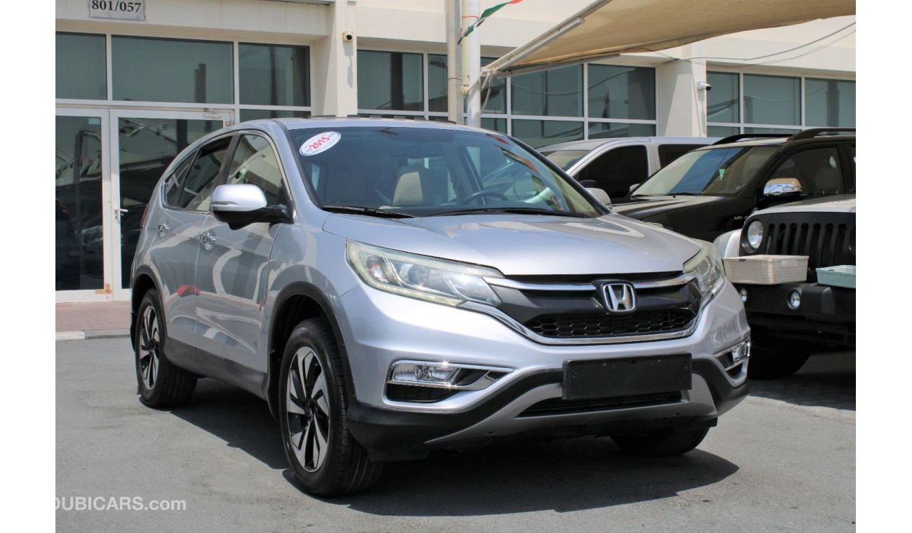 Honda CR-V LX ACCIDENTS FREE - ORIGINAL PAINT - GCC - CAR IS IN PERFECT CONDITION INSIDE OUT