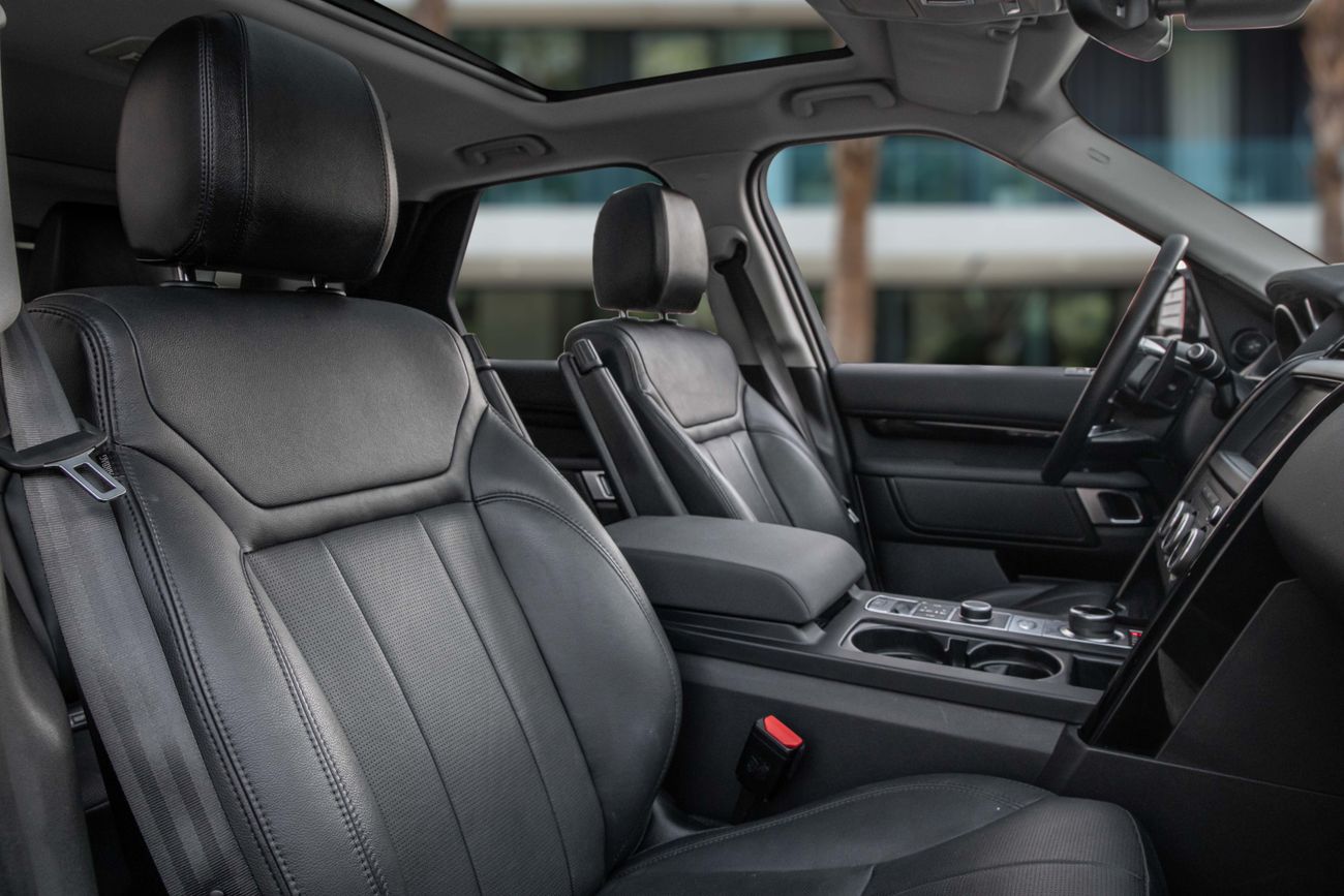 لاند روفر دسكفري Discovery HSE | 2,350 P.M | 0% Downpayment | WARRANTY | PRISTINE