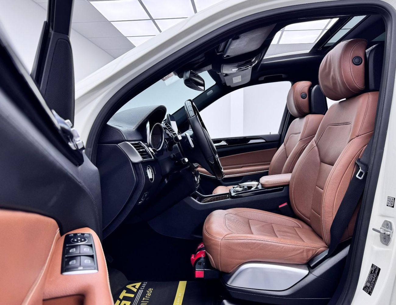 مرسيدس بنز GLS 500 Std 4.7L 2018 Mercedes Benz GLS500 4MATIC, Warranty, Full Service History, 7 Seater, GCC