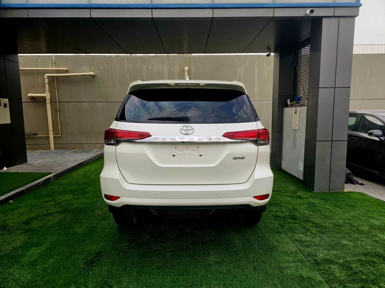 Toyota Fortuner EXR / V4 2.7L/ NEW SHAPE/ LEATHER/ LOW MILEAGE