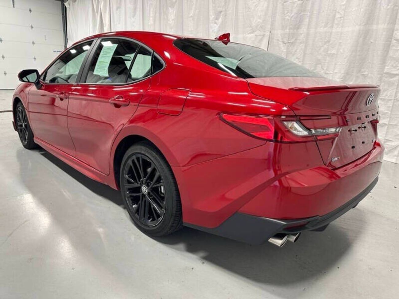 تويوتا كامري XLE 2.5L Hybrid