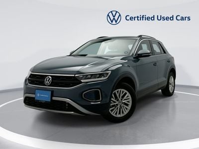 فولكس واجن T ROC LIFE تي-روك لايف 1.4 لتر | كاميرا خلفية | قمرة قيادة رقمية | شاشة لمس | أبل كاربلاي | أندرويد أوتو | مثبت