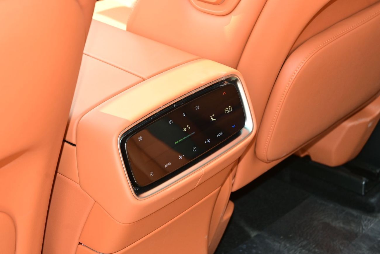 آيتو 9 AITO M9 1.5L Turbo, REEV, AWD 6 Seater, Model 2025