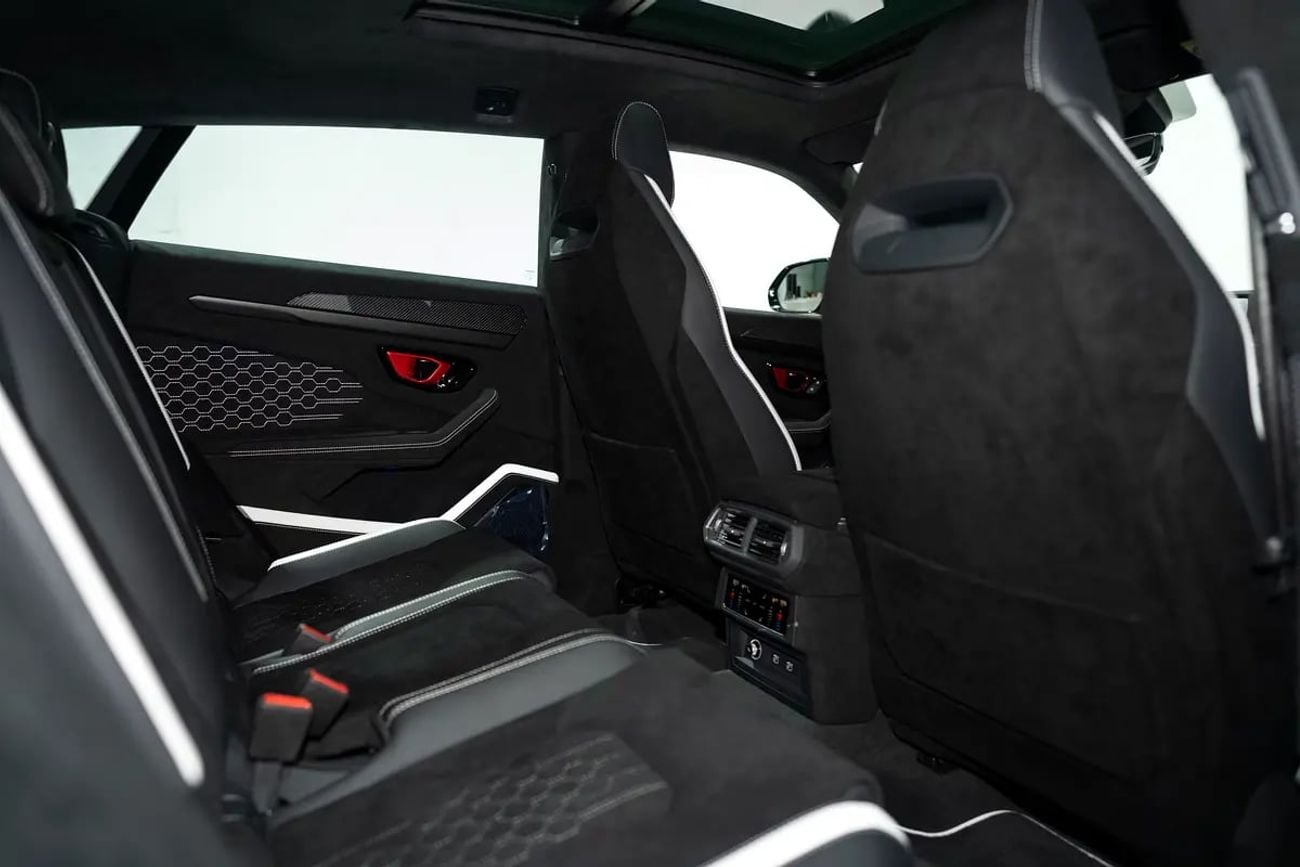 Lamborghini Urus 4.0T V8 Performante PERFORMANTE | TWO TONE INTERIOR ALCANTARA SEATS | CARBON INT/EXT | MASSAGE SEAT